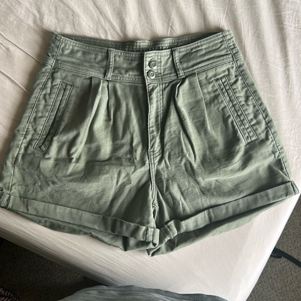 AE stretch Baggy mom shorts olive Green Women's Shorts Sz 8 American Eagle